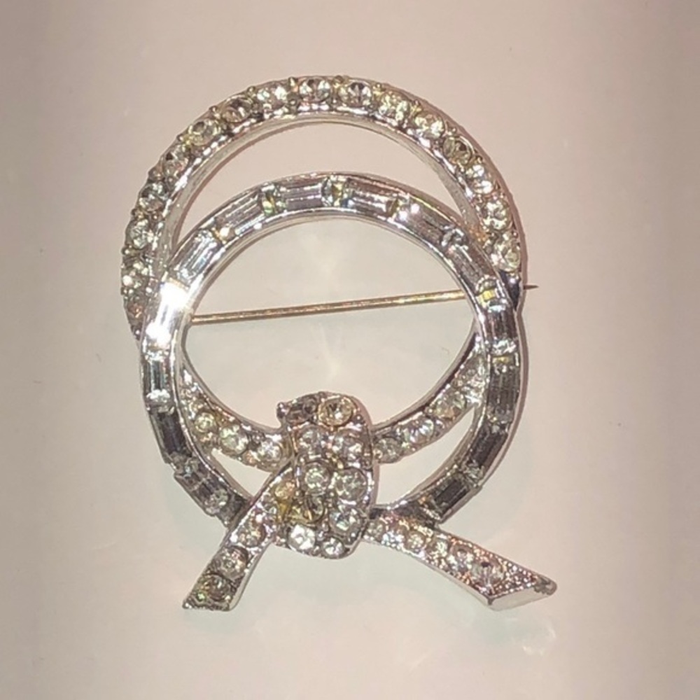 Vintage Silver Tone & CZ Rhinestone Elegant Brooch Shoulder Pin
